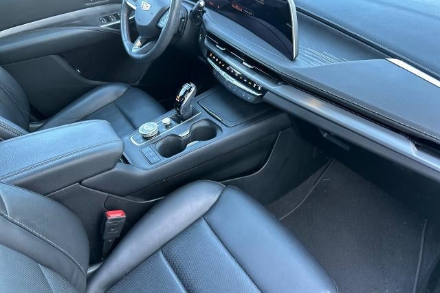 2024 Cadillac XT4 Premium Luxury