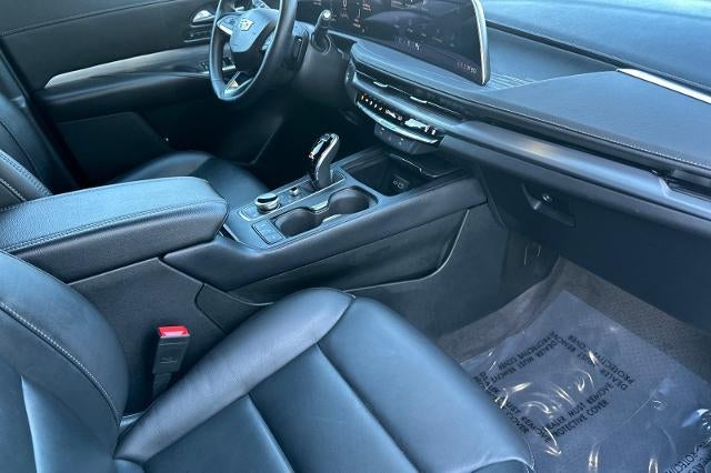 2025 Cadillac XT4 Premium Luxury