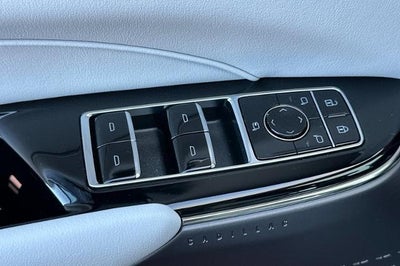 2025 Cadillac LYRIQ Luxury 1