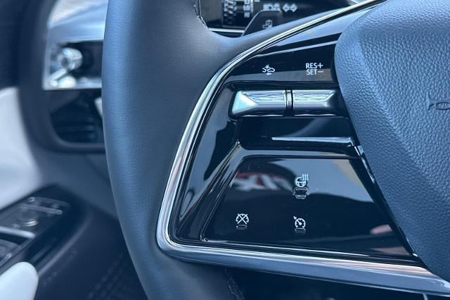 2025 Cadillac LYRIQ Luxury 1