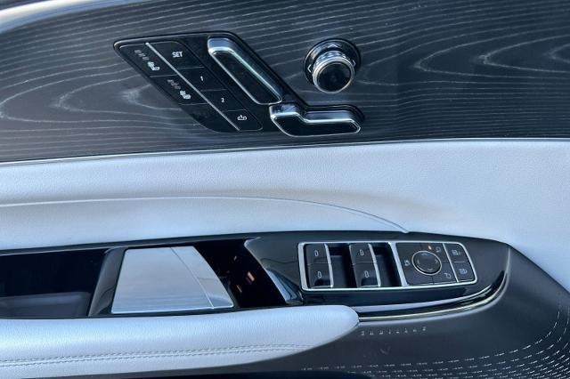 2024 Cadillac LYRIQ Luxury 1