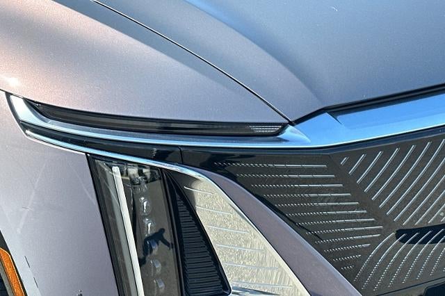 2024 Cadillac LYRIQ Luxury 1