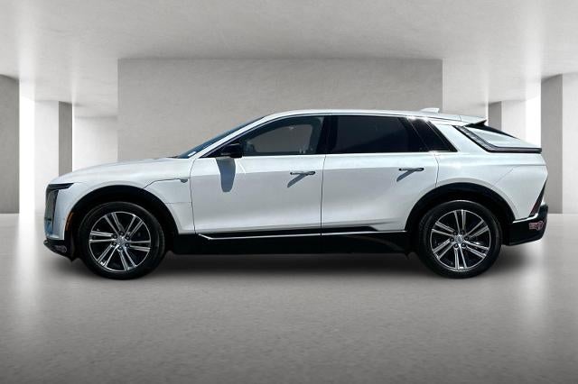 2024 Cadillac LYRIQ Luxury 1