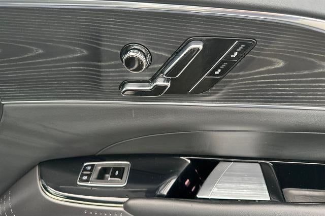 2024 Cadillac LYRIQ Luxury 1