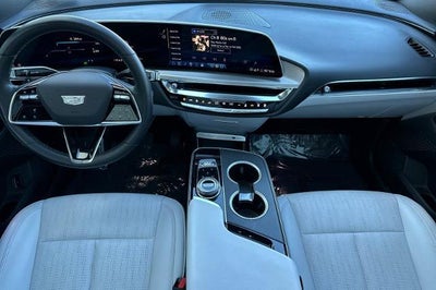 2024 Cadillac LYRIQ Luxury 1