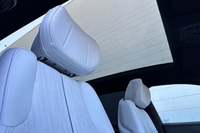 2024 Cadillac LYRIQ Luxury 1