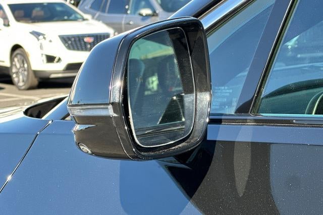 2024 Cadillac LYRIQ Luxury 1