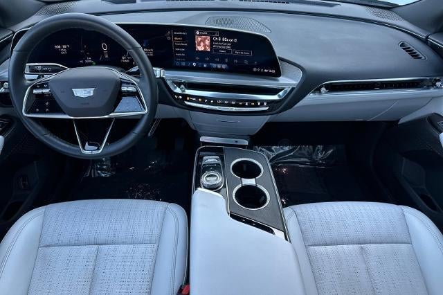 2024 Cadillac LYRIQ Luxury 1