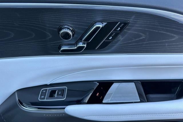 2024 Cadillac LYRIQ Luxury 1