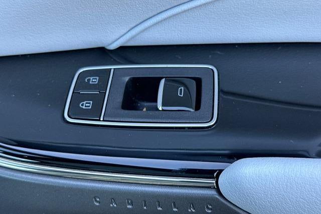 2024 Cadillac LYRIQ Luxury 1