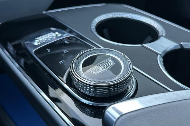 2024 Cadillac LYRIQ Luxury 1