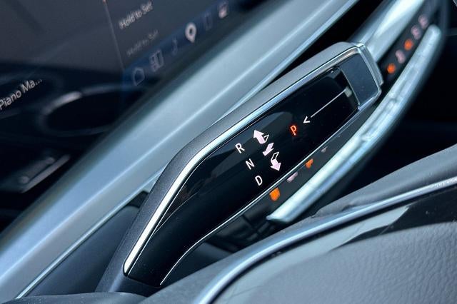 2024 Cadillac LYRIQ Luxury 1