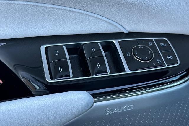 2024 Cadillac LYRIQ Sport 2