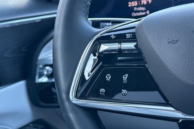 2024 Cadillac LYRIQ Sport 2