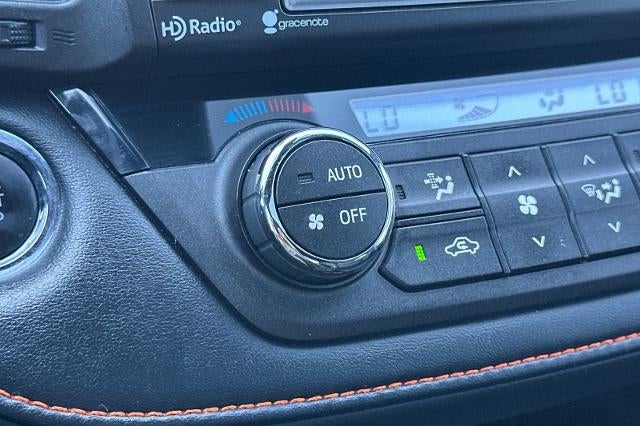 2018 Toyota RAV4 SE