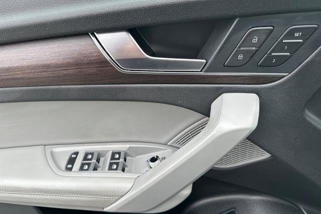 2022 Audi Q5 S line Premium Plus