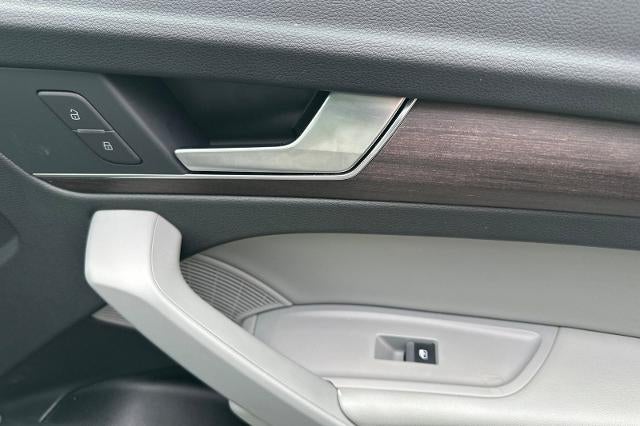 2022 Audi Q5 S line Premium Plus
