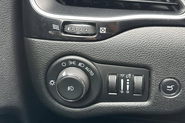 2023 Jeep Cherokee Altitude Lux 4x4