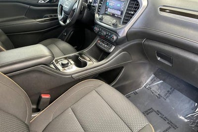 2022 GMC Acadia AT4