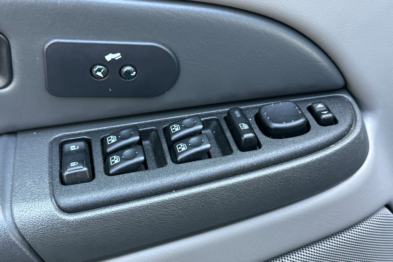 2003 Chevrolet Suburban LS