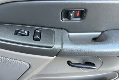 2003 Chevrolet Suburban LS