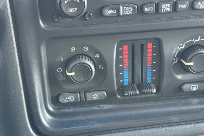 2003 Chevrolet Suburban LS