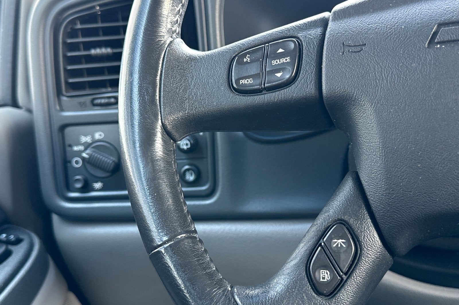 2003 Chevrolet Suburban LS