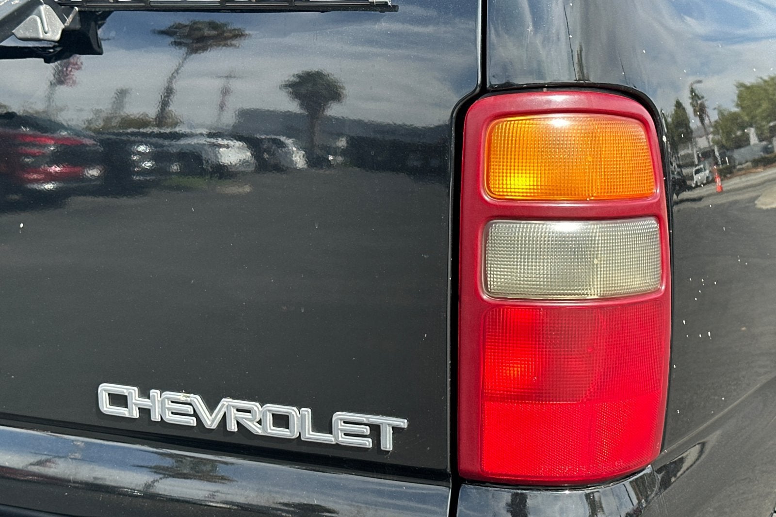 2003 Chevrolet Suburban LS