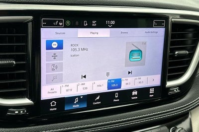 2023 Chrysler Pacifica Hybrid Touring L