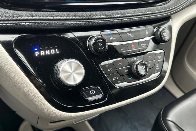 2023 Chrysler Pacifica Hybrid Touring L