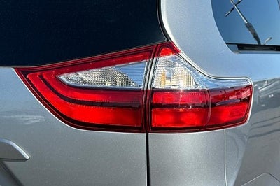 2015 Toyota Sienna LE AAS