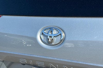 2015 Toyota Sienna LE AAS