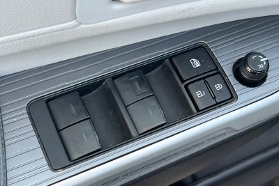 2025 Toyota Sienna LE