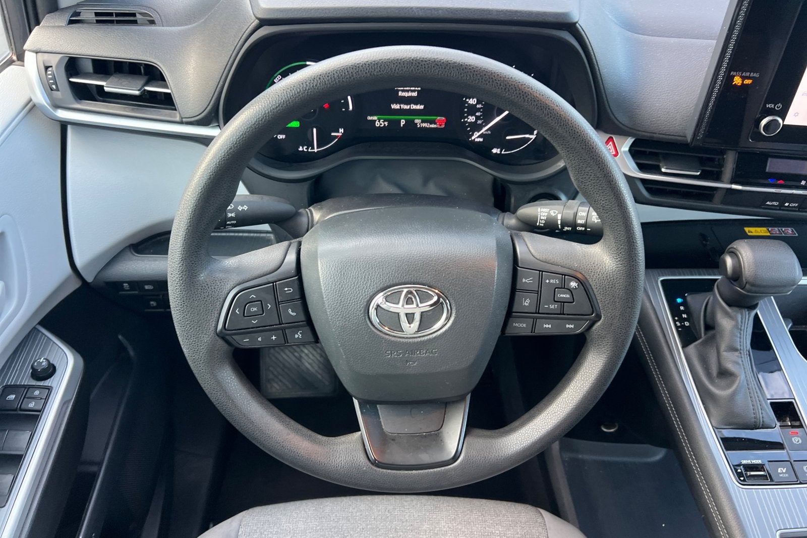2025 Toyota Sienna LE