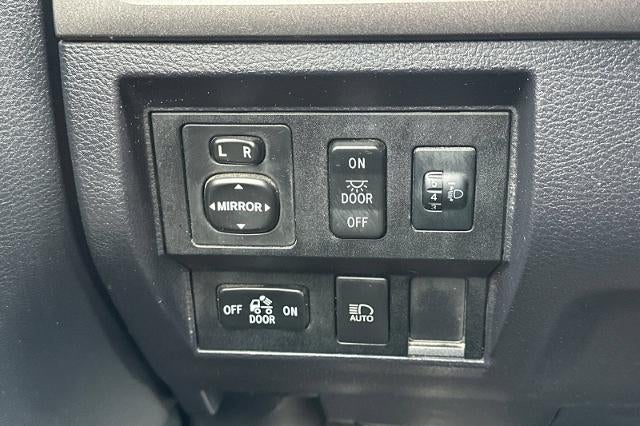2018 Toyota Tundra SR5 5.7L V8