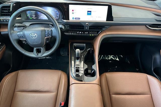 2025 Toyota Crown Signia XLE