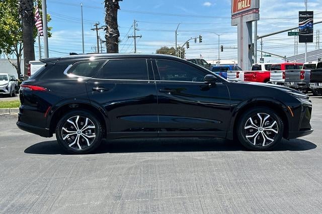 2025 Toyota Crown Signia XLE