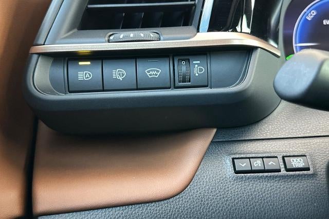 2025 Toyota Crown Signia XLE