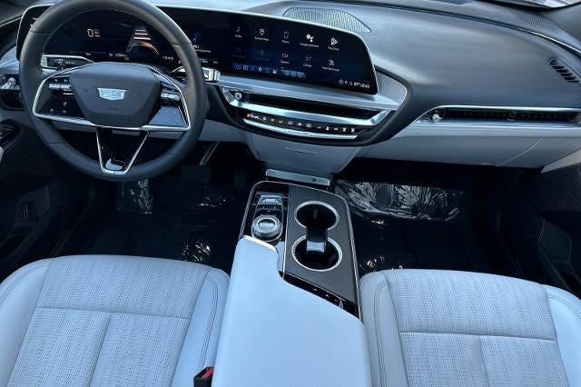 2024 Cadillac LYRIQ Luxury 1