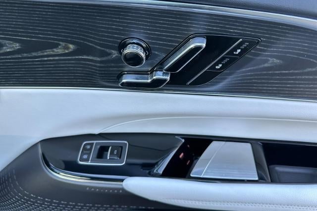 2024 Cadillac LYRIQ Luxury 1