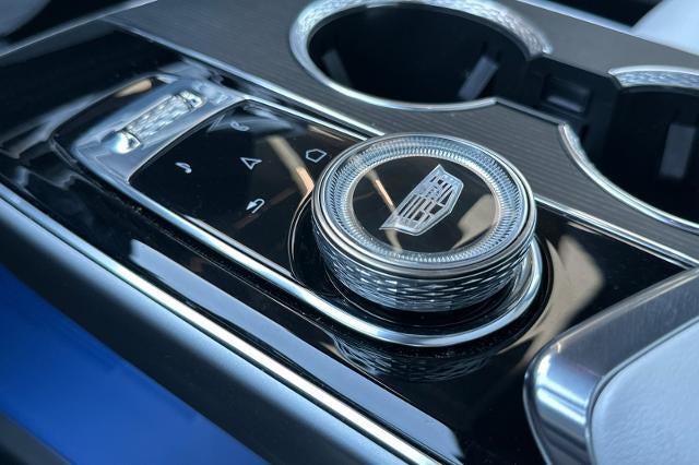2024 Cadillac LYRIQ Luxury 1