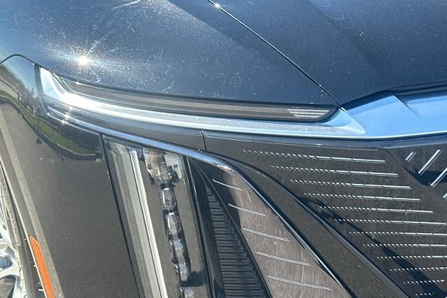2024 Cadillac LYRIQ Luxury 1