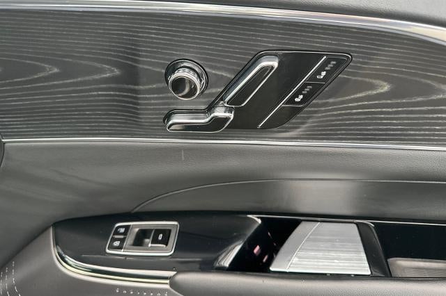 2024 Cadillac LYRIQ Luxury 1