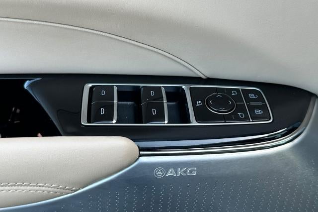 2024 Cadillac LYRIQ Sport 3