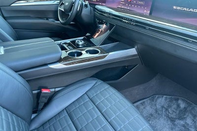 2025 Cadillac Escalade Sport Platinum