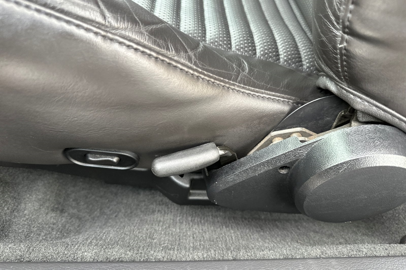 2004 Ford Mustang Mach 1 Premium