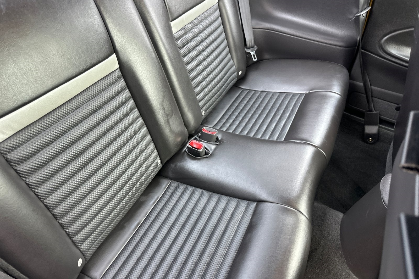 2004 Ford Mustang Mach 1 Premium