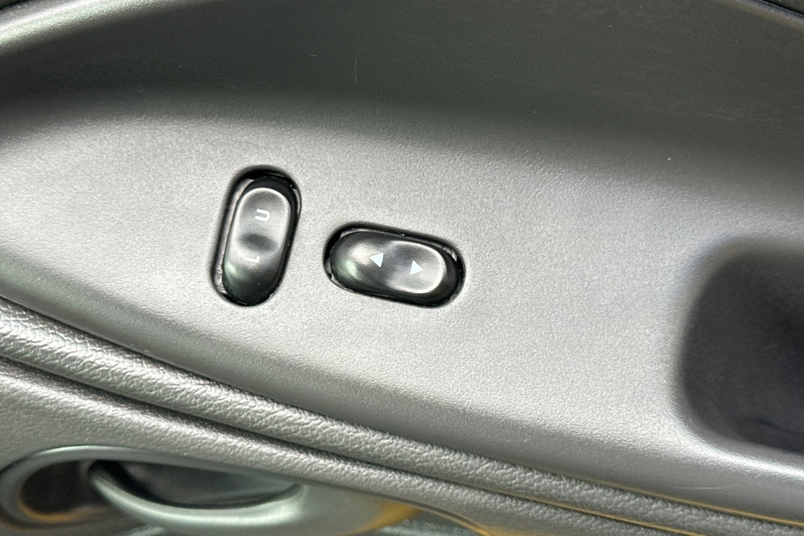 2004 Ford Mustang Mach 1 Premium