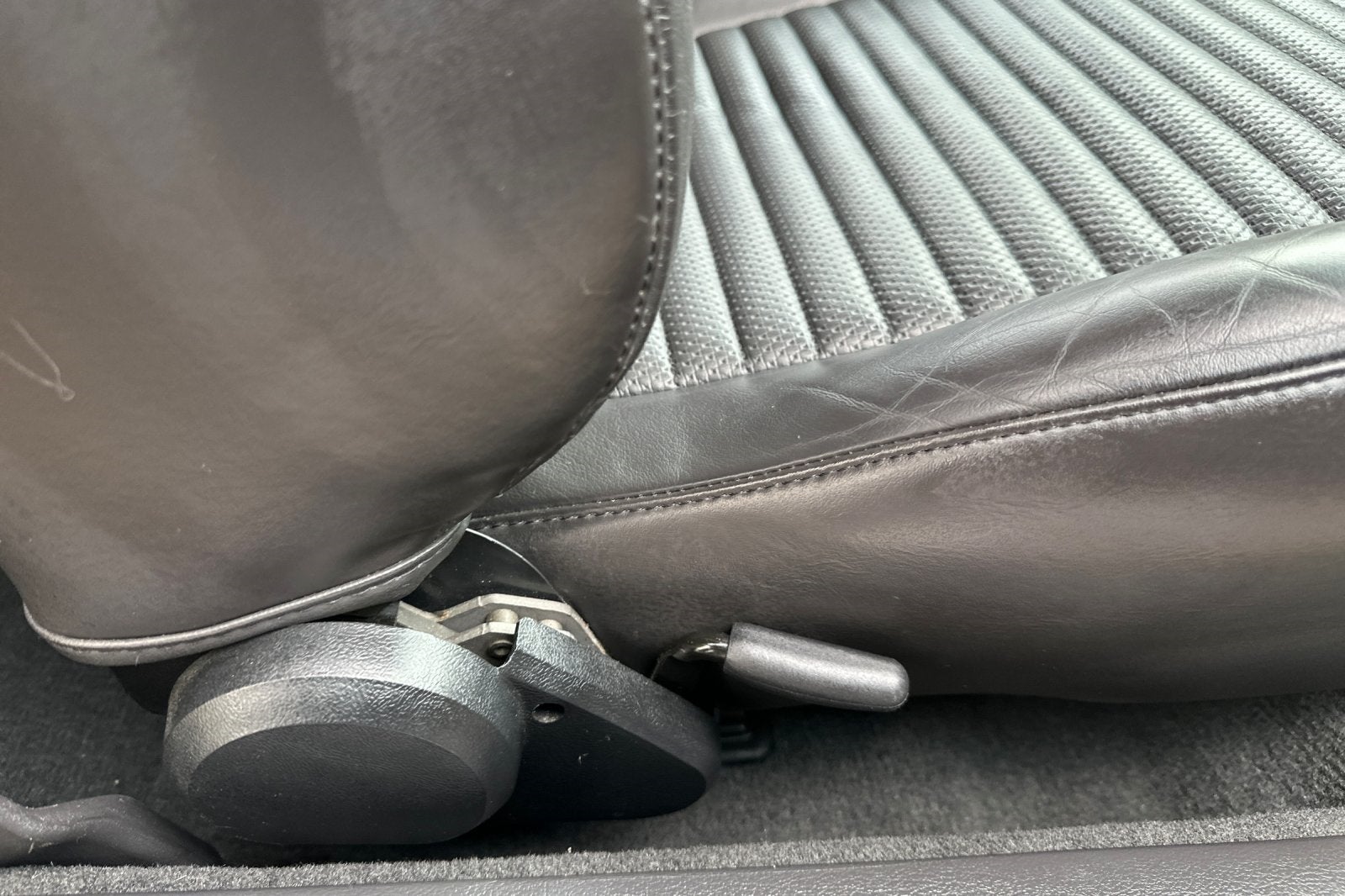 2004 Ford Mustang Mach 1 Premium