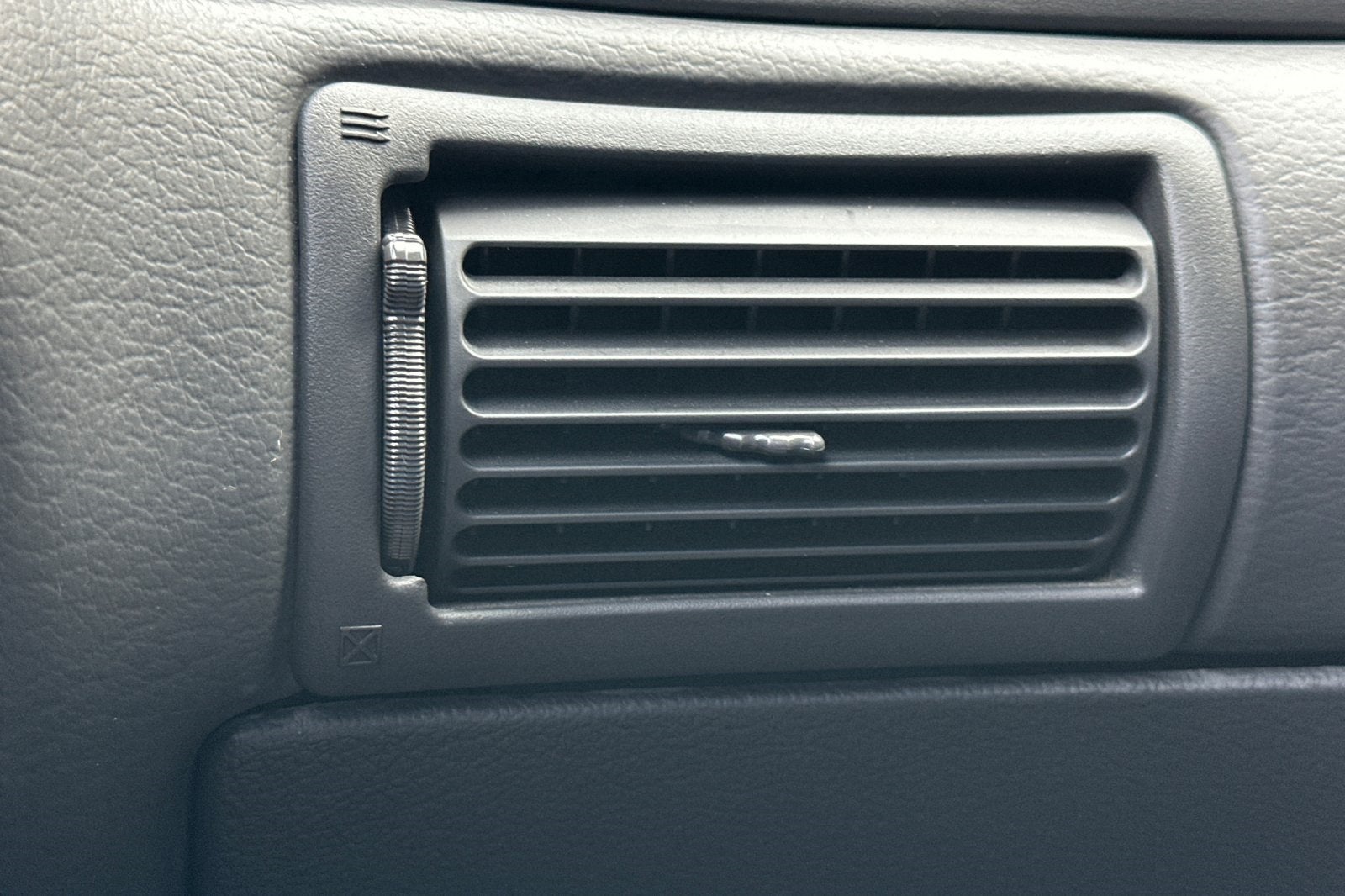 2004 Ford Mustang Mach 1 Premium